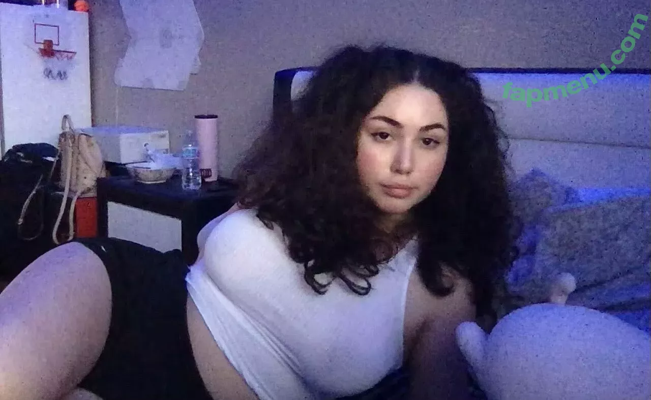 777kittykay nude photo #0012 (runawaymermaid / theemisskittykay)