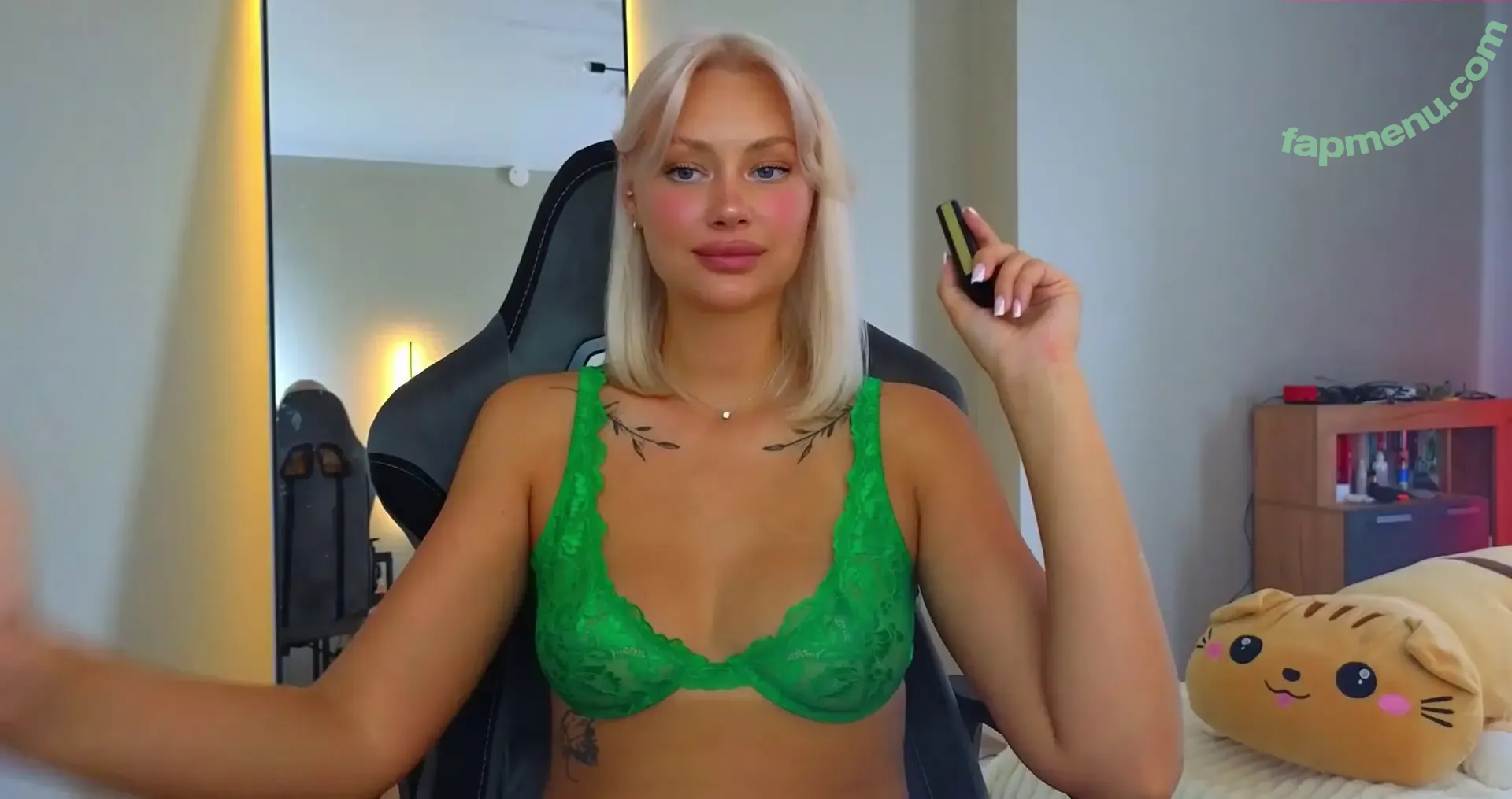 8a8y Nura nude photo #0036 (nura8a8y / nura_is_real_)