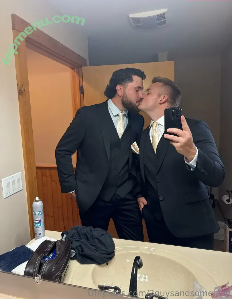 2guysandsomeland nude photo #0001 (2guys_andsomeland)
