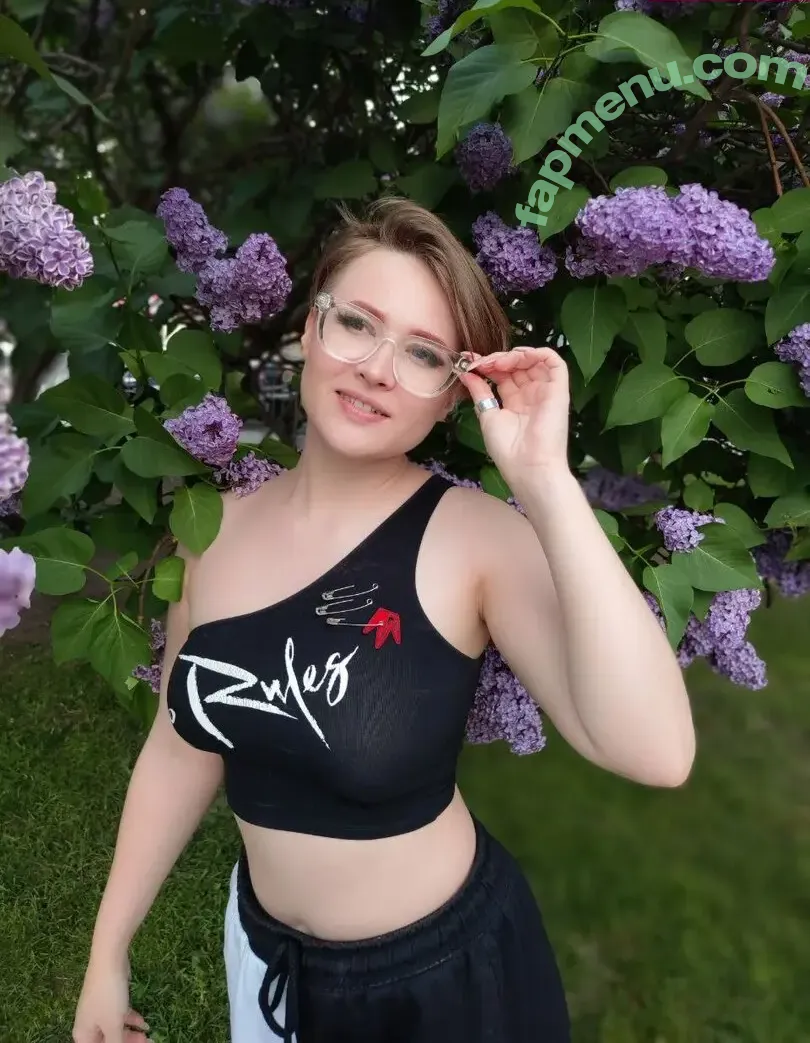 4iipainters_cosplay nude photo #0020 (4iipainters_cosplay)