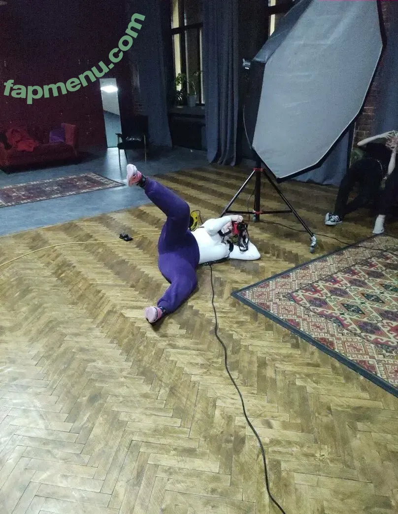 4iipainters_cosplay nude photo #0050 (4iipainters_cosplay)