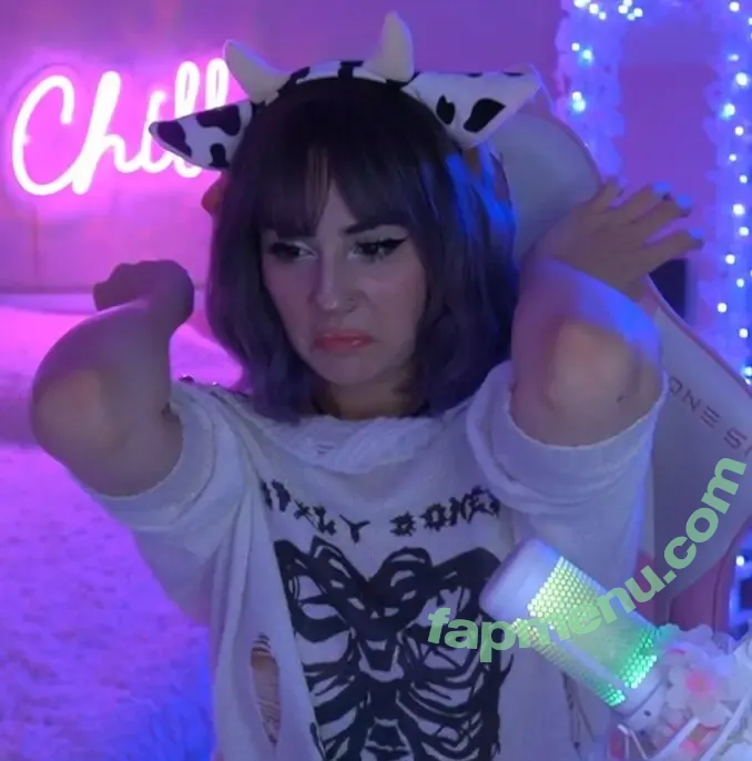 4illersha nude photo #0037 (evil_foxyy)