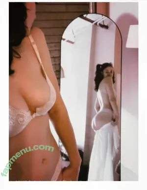1tsa111ove / heyyyitsarah / hiimsarahsworld / santaswatchlist / sarahsworld1212 nude photo #0085