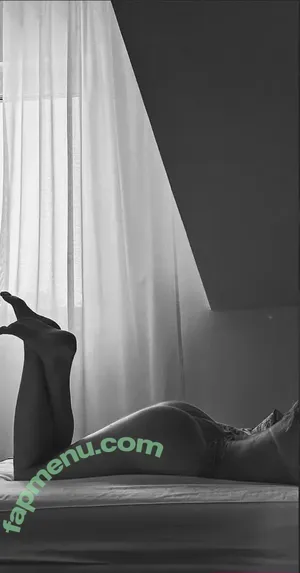  nude photo #0001