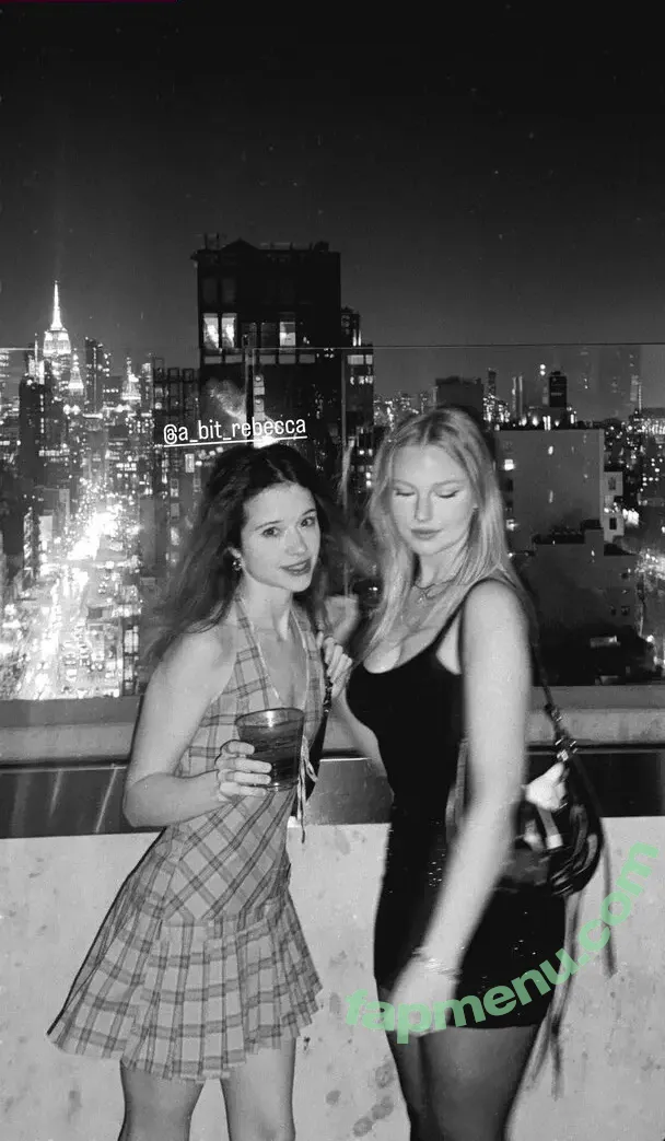 A_Bit_Rebecca nude photo #0175 ( / A_Little_Rebecca)