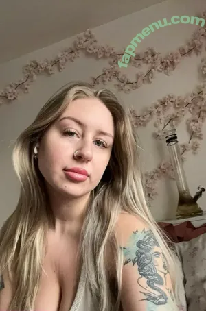 aaambersssmith / aaamberssmith / notasobviouslyy nude photo #0001