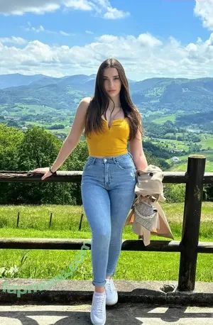 Aagleeezz / Ainhoa gomzalez nude photo #0002