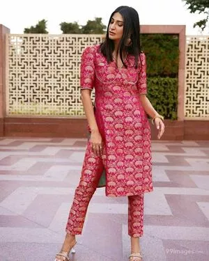 Aahana Kumra / aahanakumra nude photo #0008