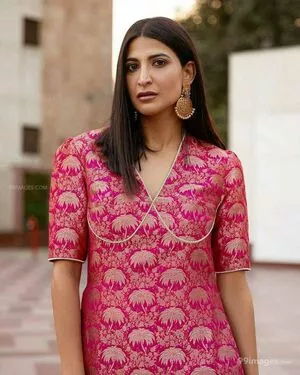 Aahana Kumra / aahanakumra nude photo #0015