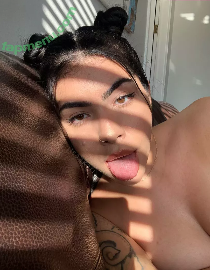 aakari nude photo #0164 (aakarimoon / itsaakarii / realitsaakari)