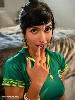 Aaliyah Yasin / _thatbritishcouple / aaliyah.yasin / thatbritishg1rl nude photo #0560