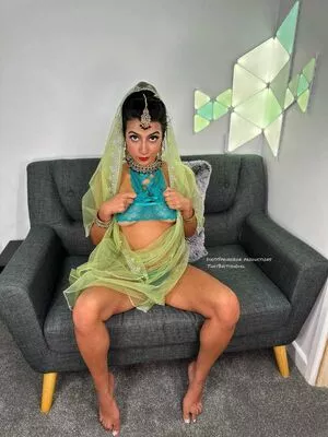 Aaliyah Yasin / _thatbritishcouple / aaliyah.yasin / thatbritishg1rl nude photo #0622