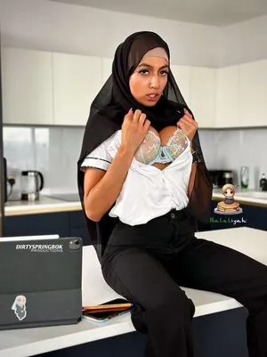 Aaliyah Yasin / _thatbritishcouple / aaliyah.yasin / thatbritishg1rl nude photo #0683