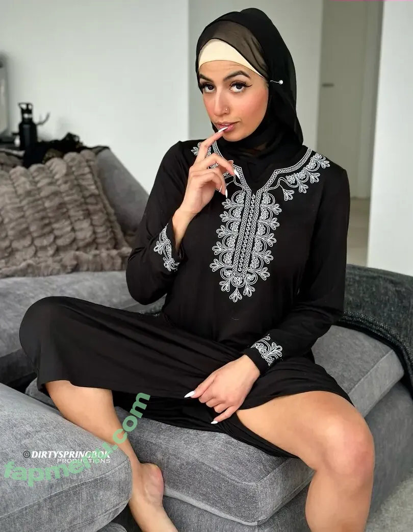 Aaliyah Yasin nude photo #0978 (_thatbritishcouple / aaliyah.yasin / thatbritishg1rl)