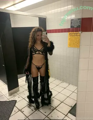 aaliyahcruz00 / aaliyahfuckingcruz nude photo #0011