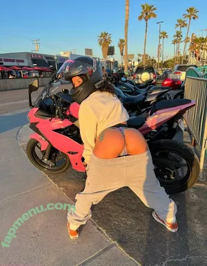 aaliyahcruz00 / aaliyahfuckingcruz nude photo #0027