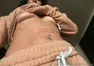 aaliyahcruz00 / aaliyahfuckingcruz nude photo #0045
