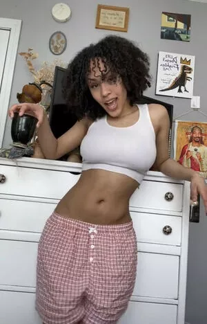 Aaliyeezy / theallierae nude photo #0033