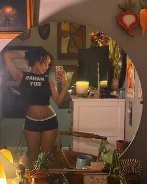 Aaliyeezy / theallierae nude photo #0070