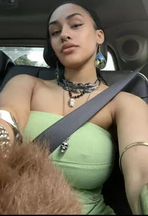 Aaliyeezy / theallierae nude photo #0120