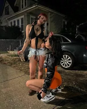 Aaliyeezy / theallierae nude photo #0123