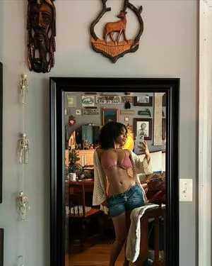 Aaliyeezy / theallierae nude photo #0301