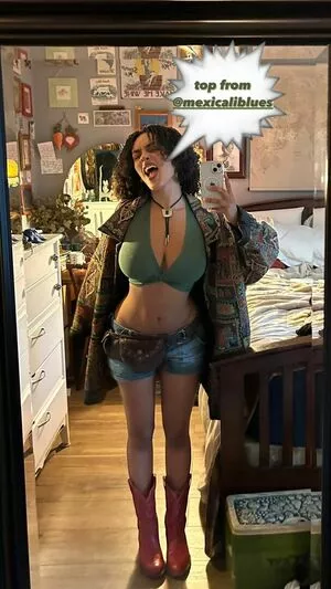 Aaliyeezy / theallierae nude photo #0312