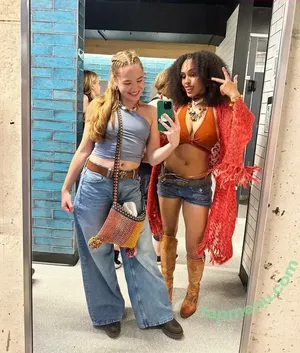 Aaliyeezy / theallierae nude photo #0546