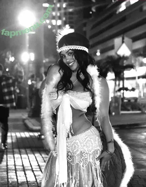 Aaliyeezy / theallierae nude photo #0555