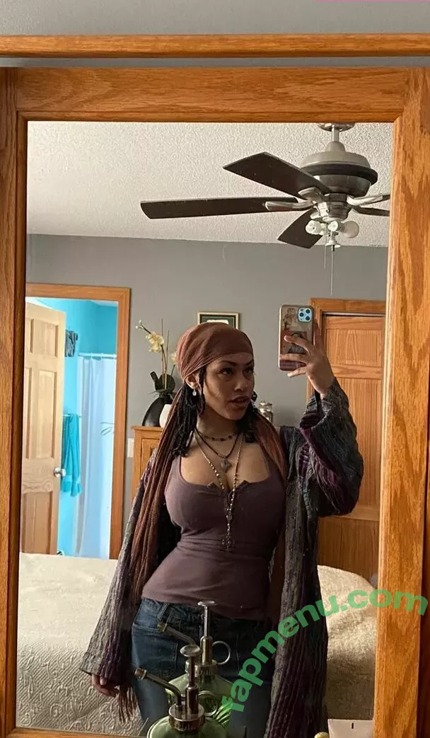 Aaliyeezy nude photo #0006 (theallierae)