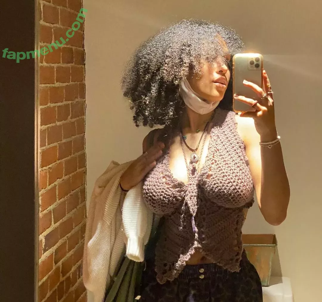 Aaliyeezy nude photo #0013 (theallierae)