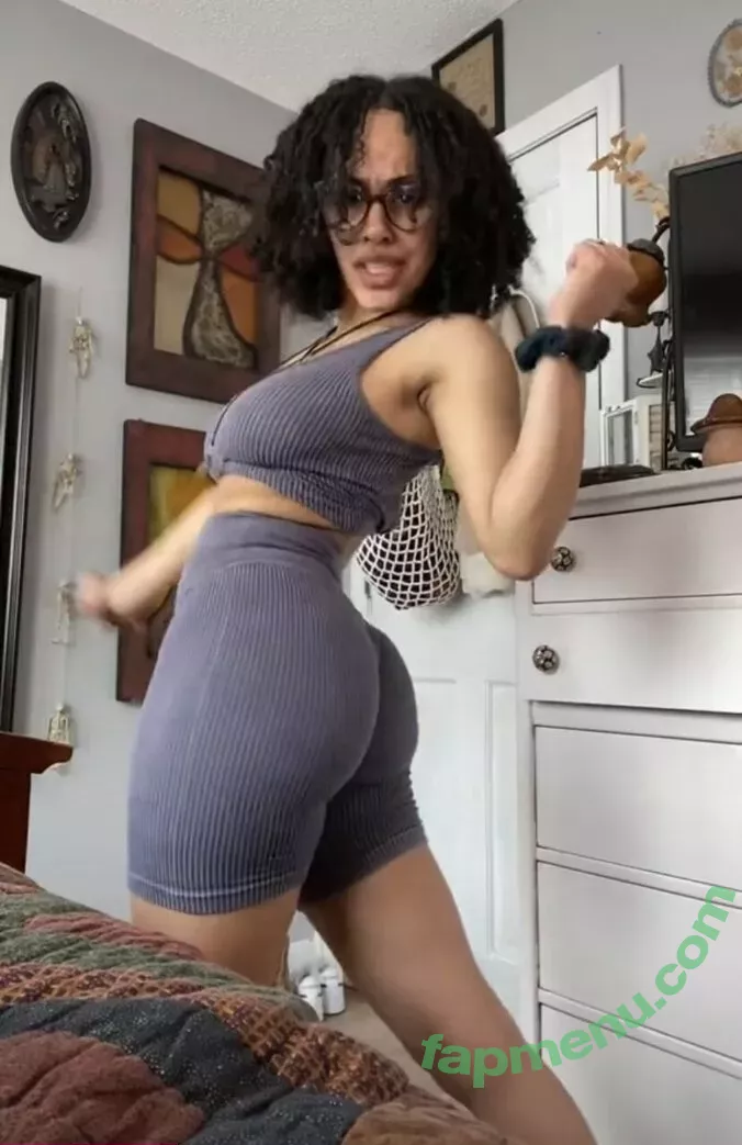 Aaliyeezy nude photo #0047 (theallierae)