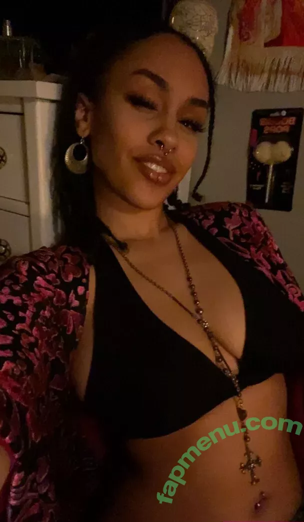 Aaliyeezy nude photo #0149 (theallierae)