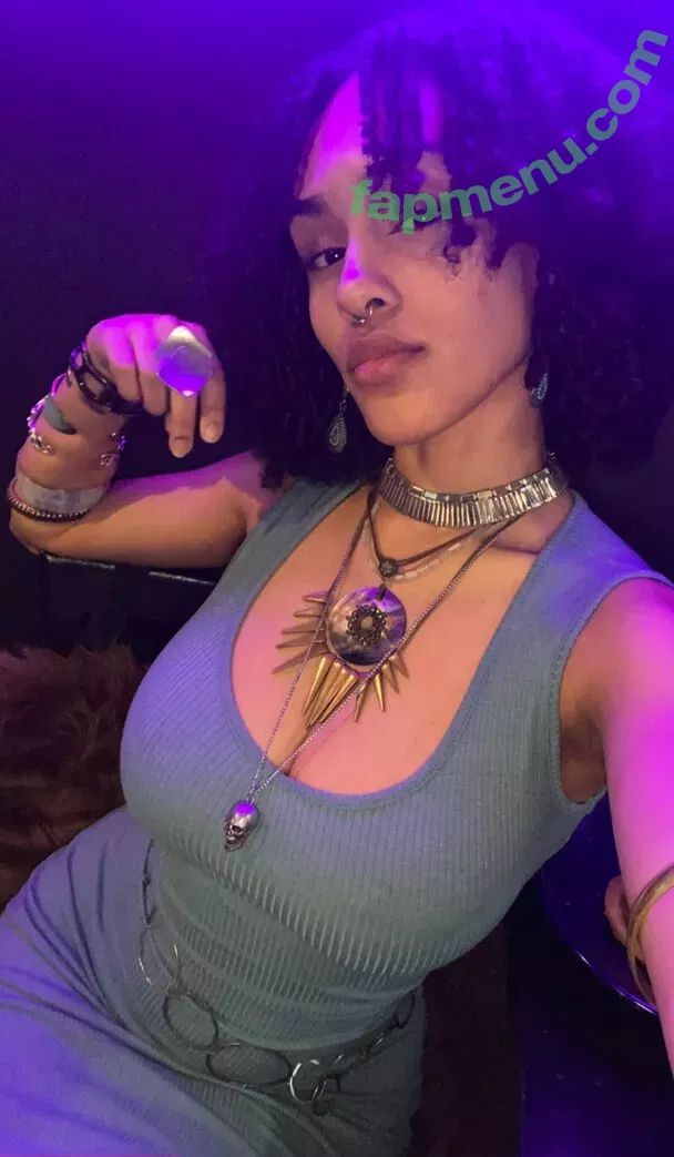 Aaliyeezy nude photo #0192 (theallierae)
