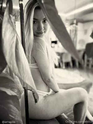 aalliss / aalliss1 nude photo #0004
