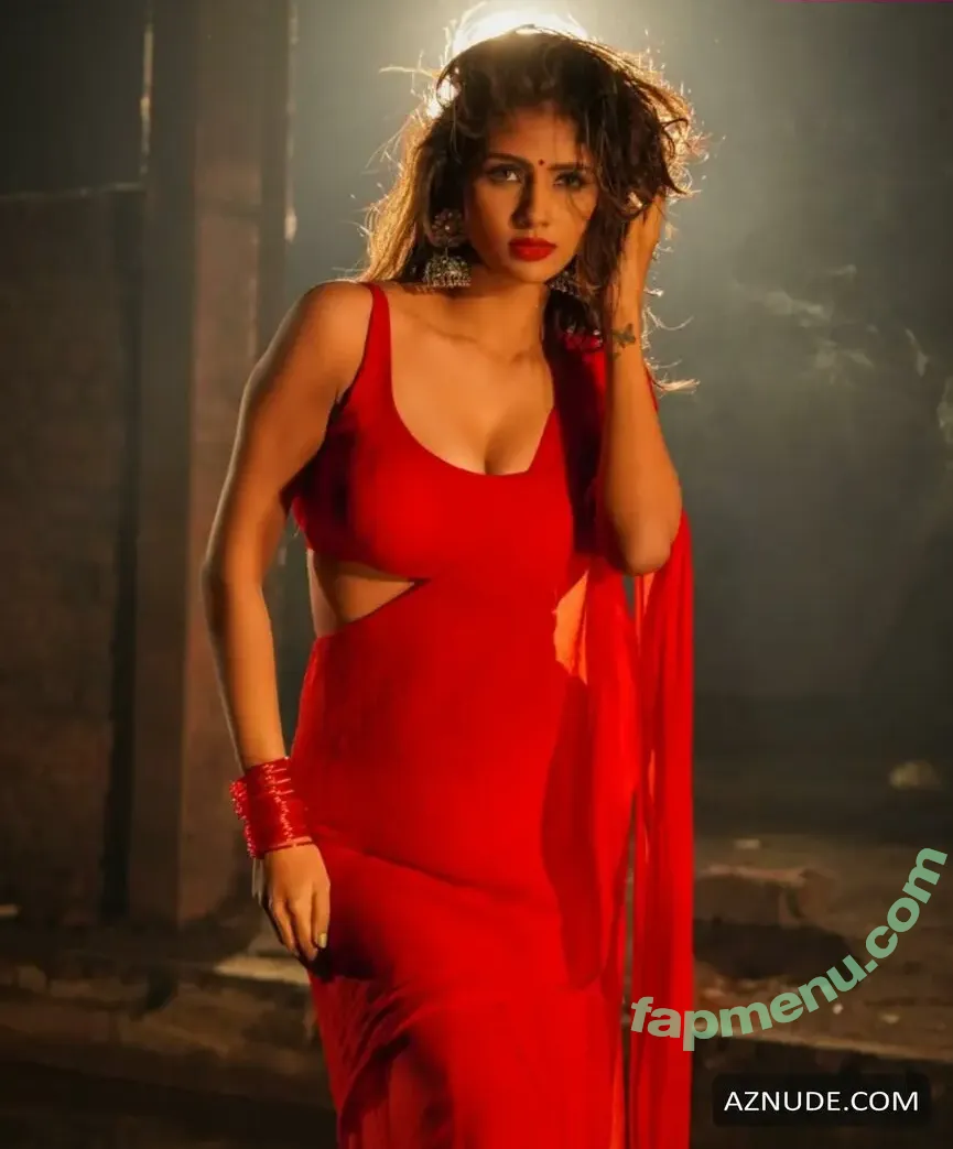Aaradhya Devi nude photo #0024 (Aaradhya Devi)