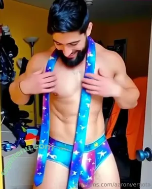 aaronvergota / azzverga nude photo #0127