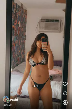 Aarushi Gulati / aarushigulatii nude photo #0004
