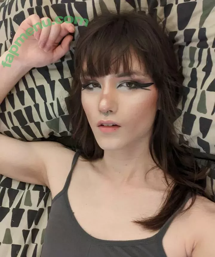 aaverygreen nude photo #0001 (vee.cams)