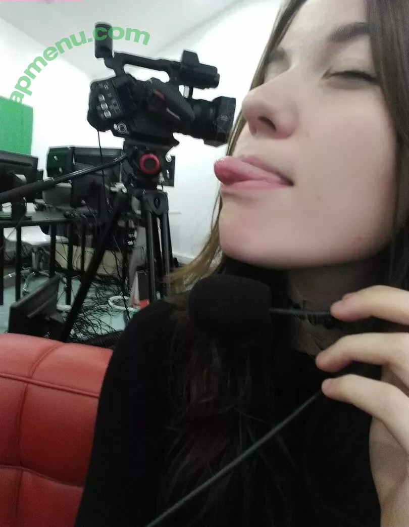 Aayley nude photo #0041 (French streamer)