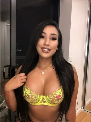 Aazula / azulaae / elnaelle nude photo #0018
