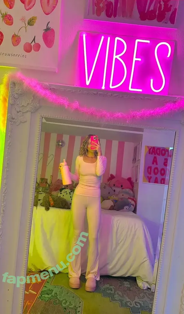 Abbbn0rmal nude photo #0017 (Abby Hubbard / abbynormal)