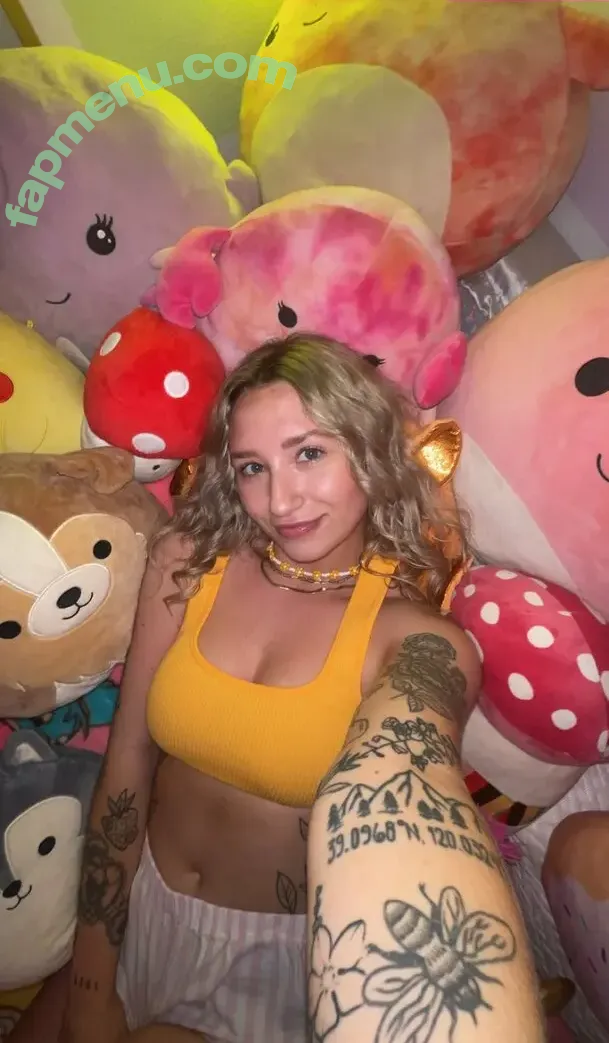 Abbbn0rmal nude photo #0022 (Abby Hubbard / abbynormal)