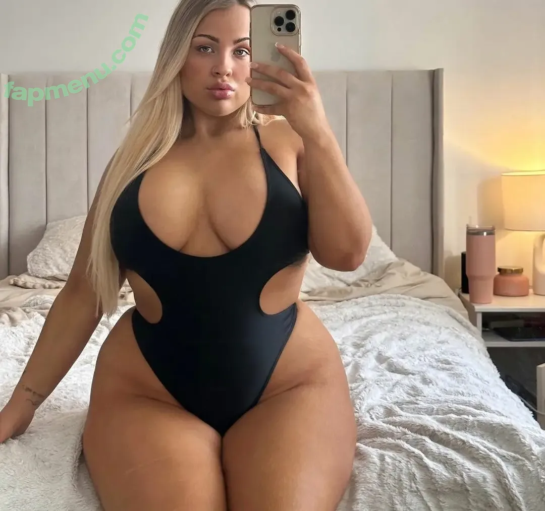 Abbie Carroll nude photo #0024 (abbcrrll / abbiecarroll_x / abcrrll)