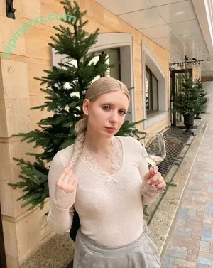  nude photo #0009