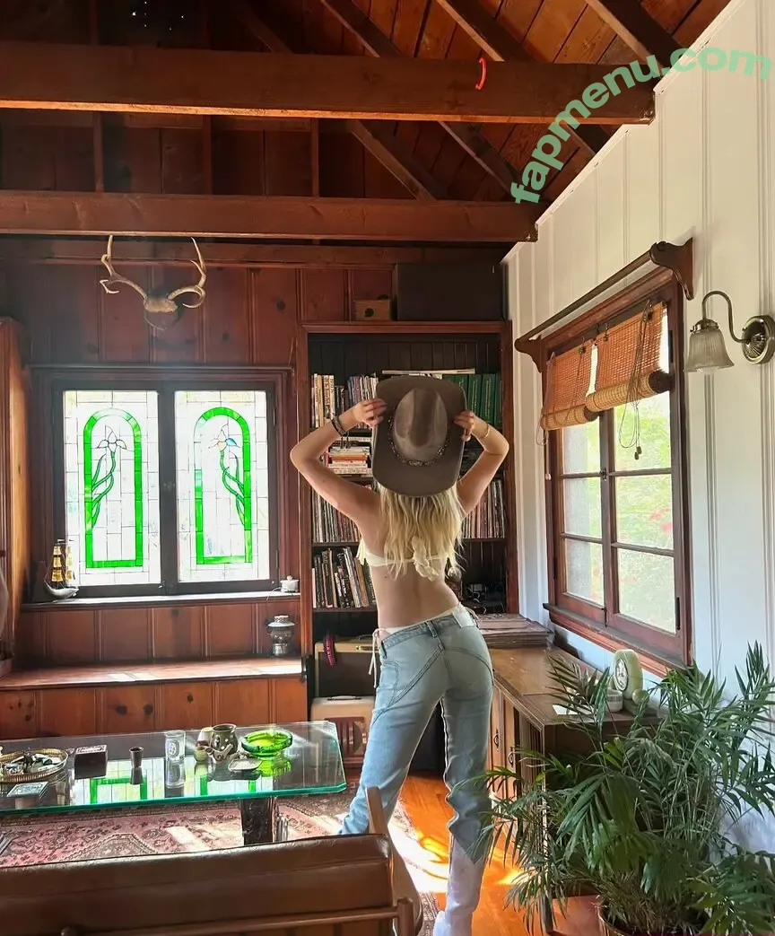 Abby Paradise nude photo #0122 (Abby Saltzman / abby.saltzman)