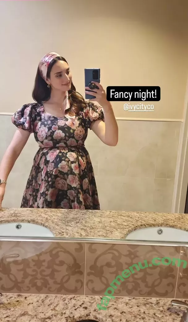 Abby Shapiro nude photo #0003 (classicallyabby)