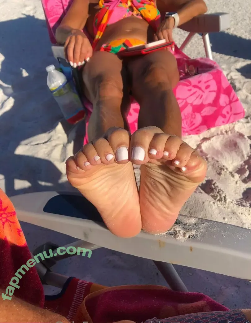 abbyrosesexyfeet nude photo #0039 (abbyrosesexyfeet)