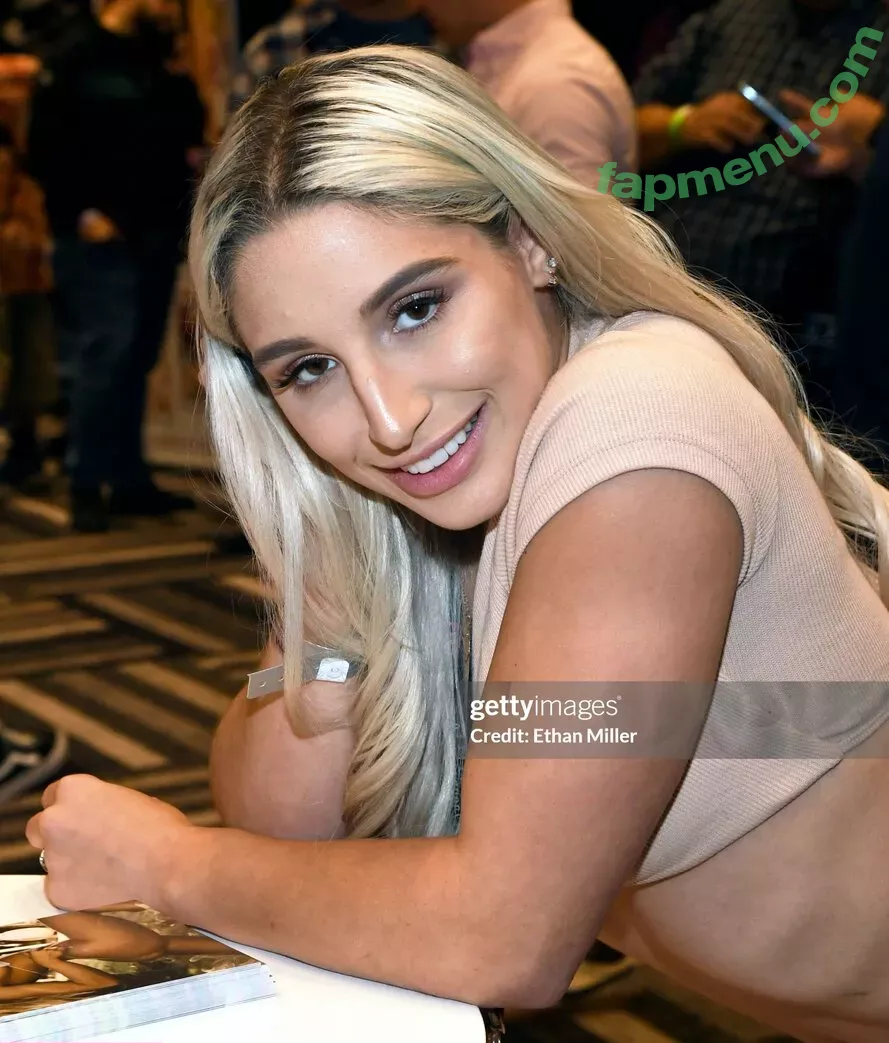 Abella Danger nude photo #2322 (abella_danger / abelladanger / dangershewrote)