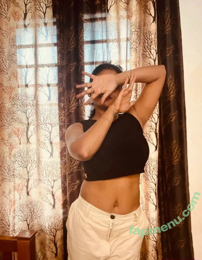 abhirami01 nude photo #0001 (abhirami01)
